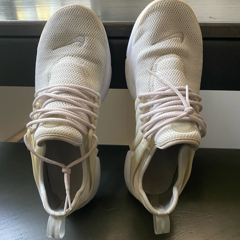 Nike Prestos Women size 8